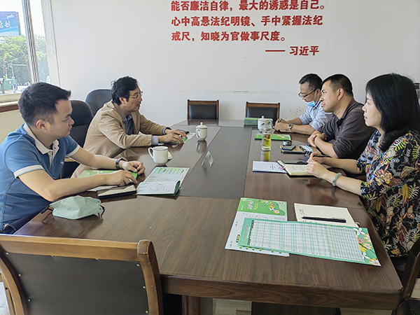 1651026499361165.jpeg 綿陽機場協(xié)助市商務(wù)局向上海運輸緊急物資1.jpeg