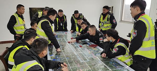 1681885186135722.jpg 以培訓(xùn)促根基 以演練夯基礎(chǔ) 綿陽機(jī)場(chǎng)消防護(hù)衛(wèi)部多措并舉防火災(zāi)隱患3.jpg