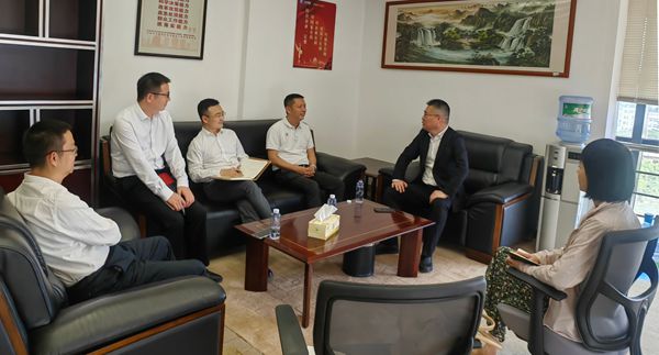 總經(jīng)理龔勇帶隊(duì)赴祥鵬航空開(kāi)展合作洽談